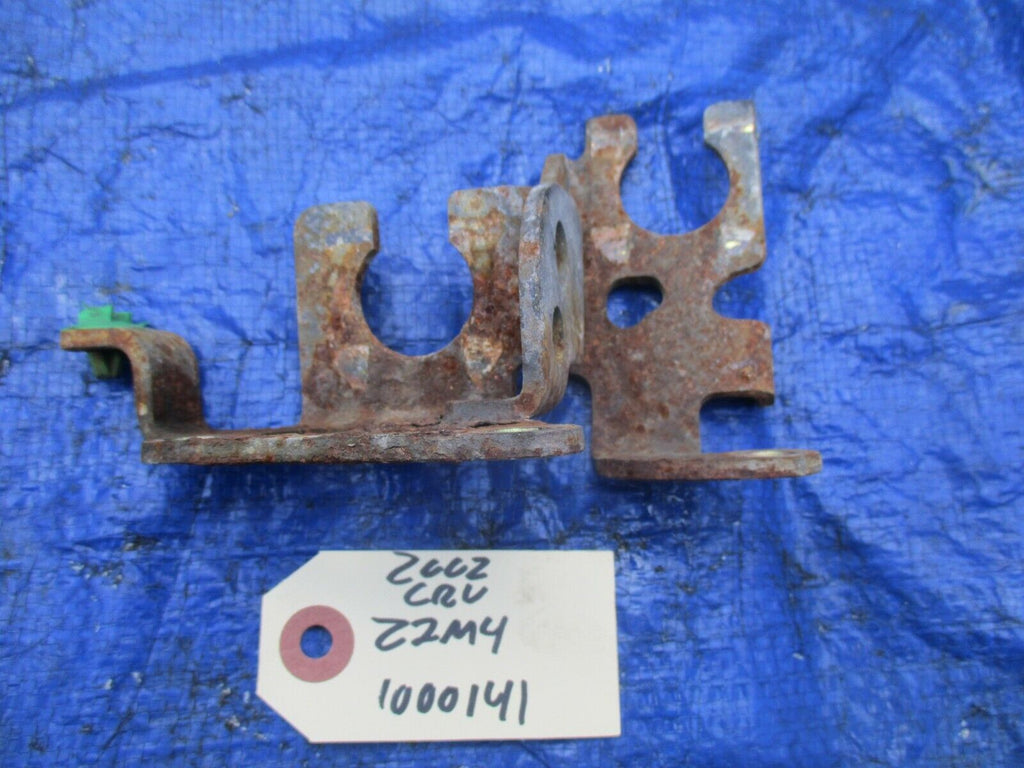 02-03 Honda CRV manual transmission 4x4 OEM Z2M4 shifter cable bracket stay 2