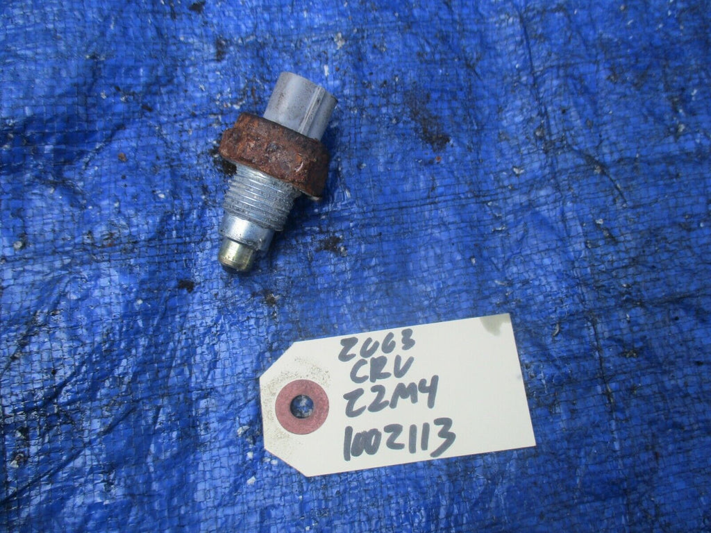02-04 Honda CRV manual transmission 4x4 OEM reverse sensor Z2M4 1002113