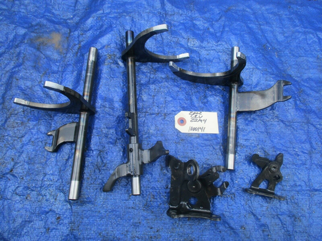 02-03 Honda CRV manual transmission 4x4 OEM Z2M4 shifter fork assembly selectors